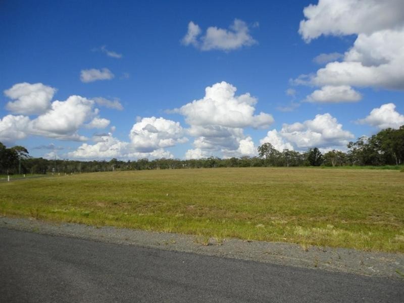 76 Dunmall Drive, Oakhurst QLD 4650