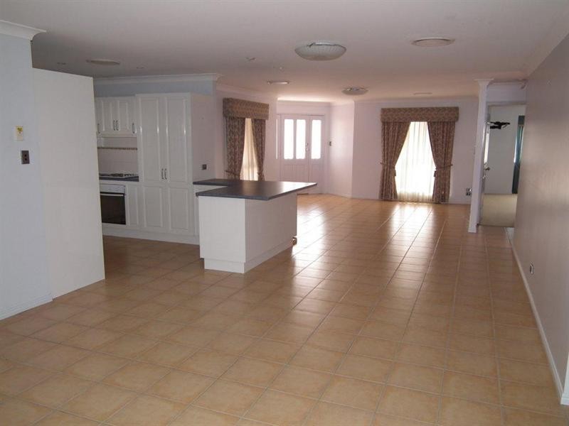 8 Guilmartins Way, Tinana QLD 4650