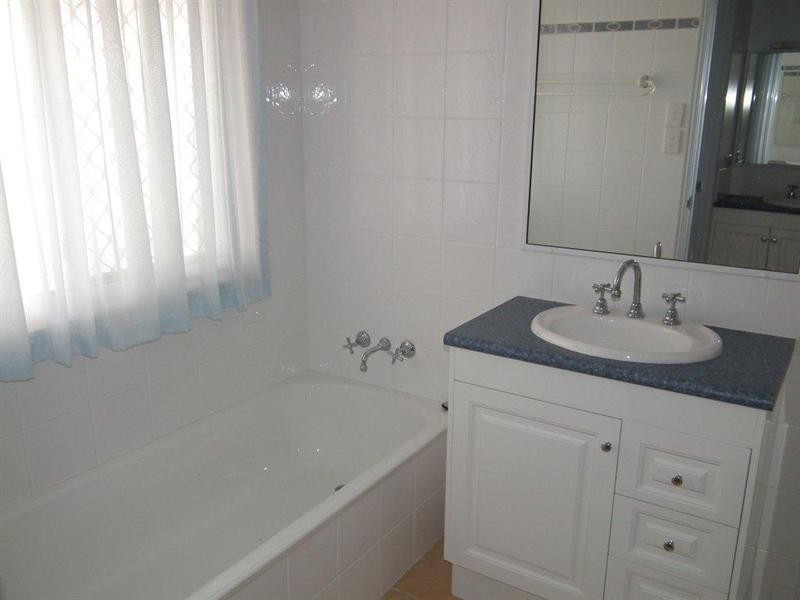 8 Guilmartins Way, Tinana QLD 4650