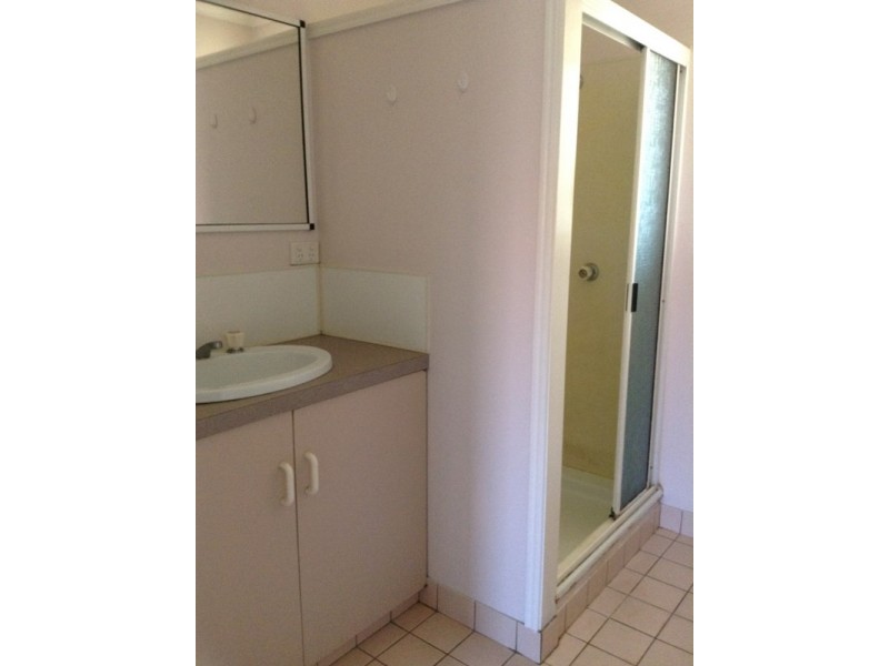 1/210 Cambridge Street, Granville QLD 4650