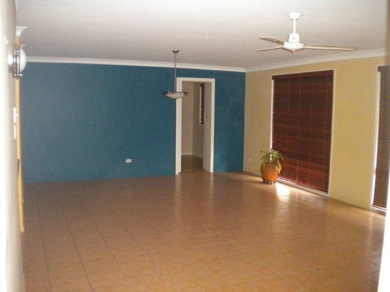 4 Jocelyn Parade, Granville QLD 4650