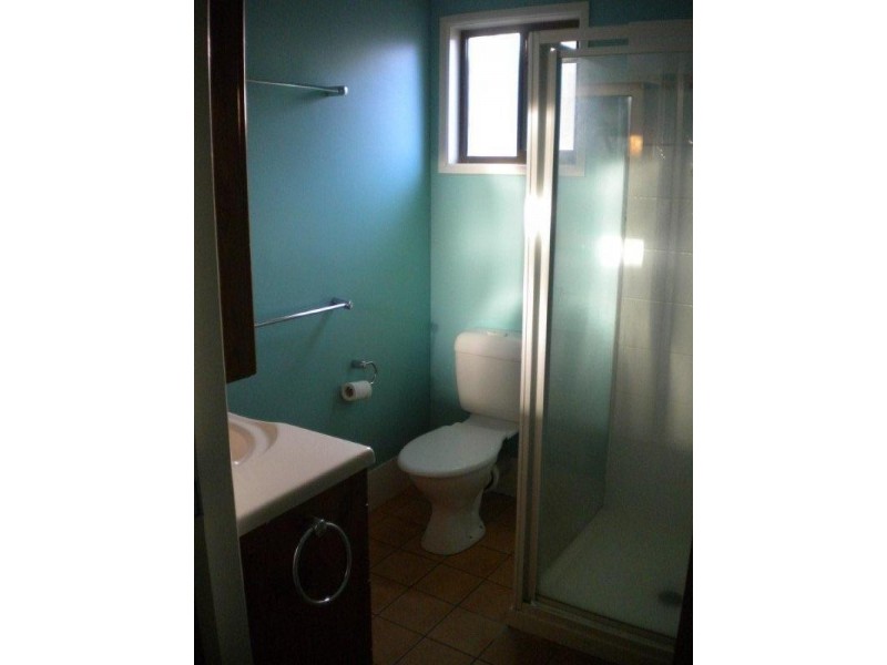 4 Jocelyn Parade, Granville QLD 4650