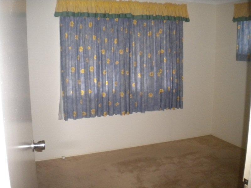 4 Jocelyn Parade, Granville QLD 4650