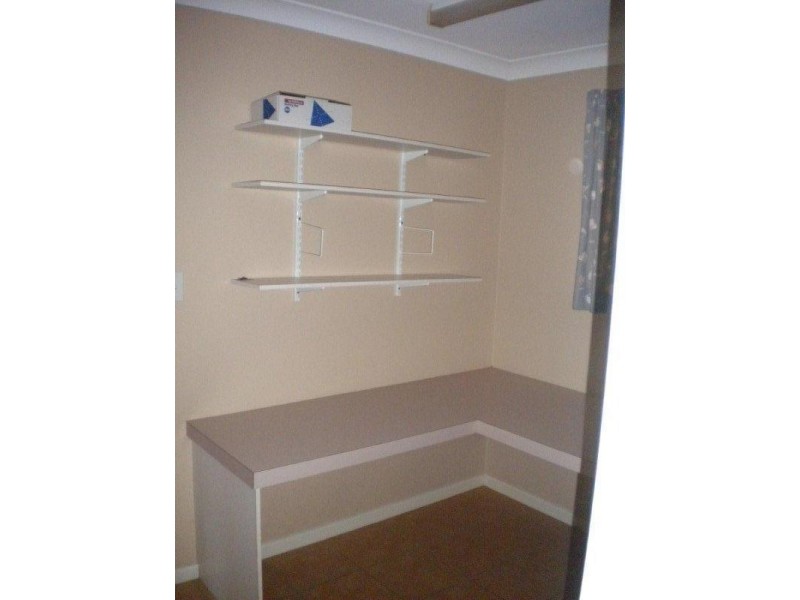 4 Jocelyn Parade, Granville QLD 4650