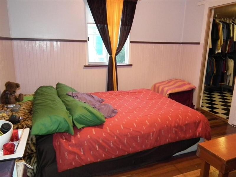 24 Pearson Street, Granville QLD 4650