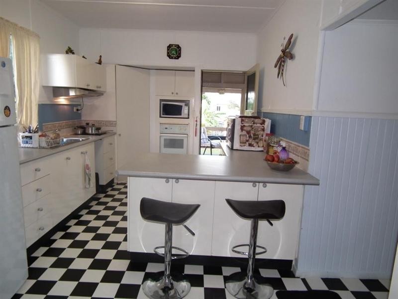 24 Pearson Street, Granville QLD 4650