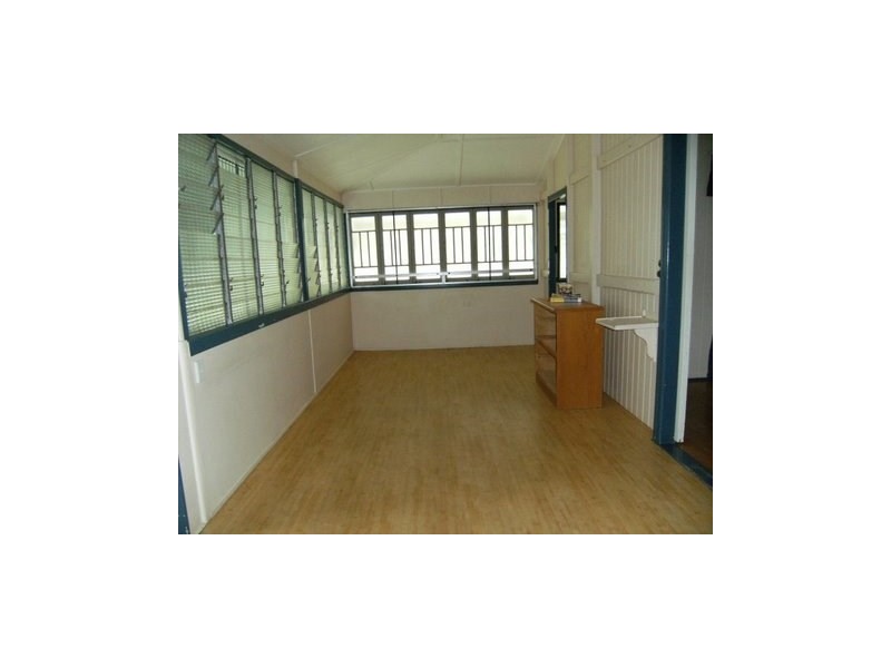 157 Cambridge Street, Granville QLD 4650