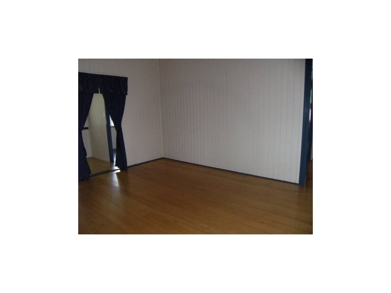 157 Cambridge Street, Granville QLD 4650