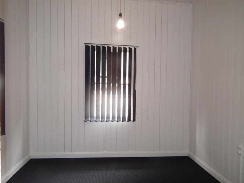 1B/28 Granville Terrace, Granville QLD 4650