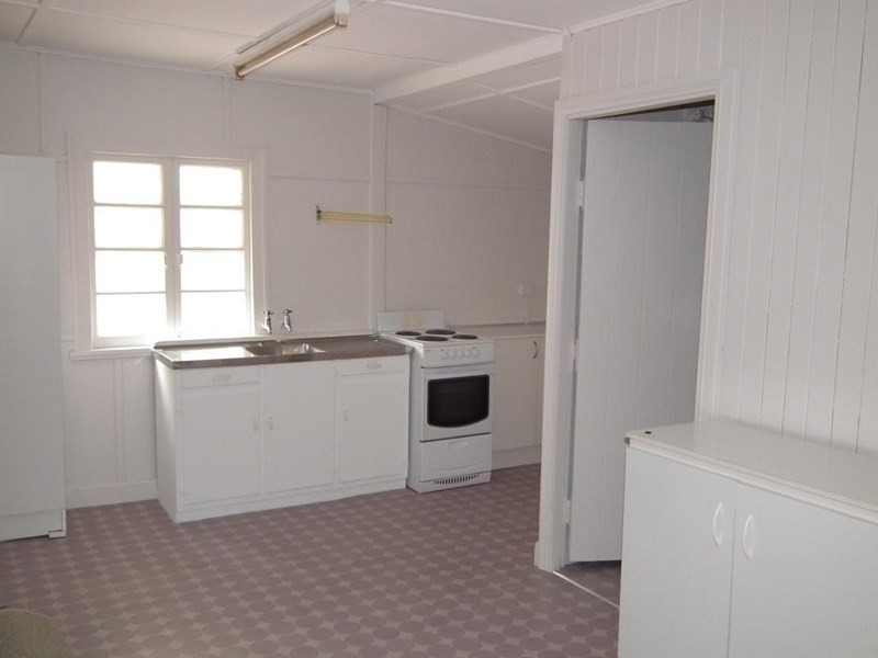 1B/28 Granville Terrace, Granville QLD 4650