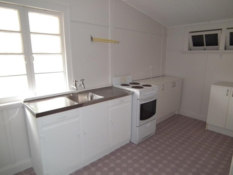 1B/28 Granville Terrace, Granville QLD 4650