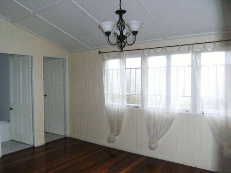 120 Walker Street, Maryborough QLD 4650