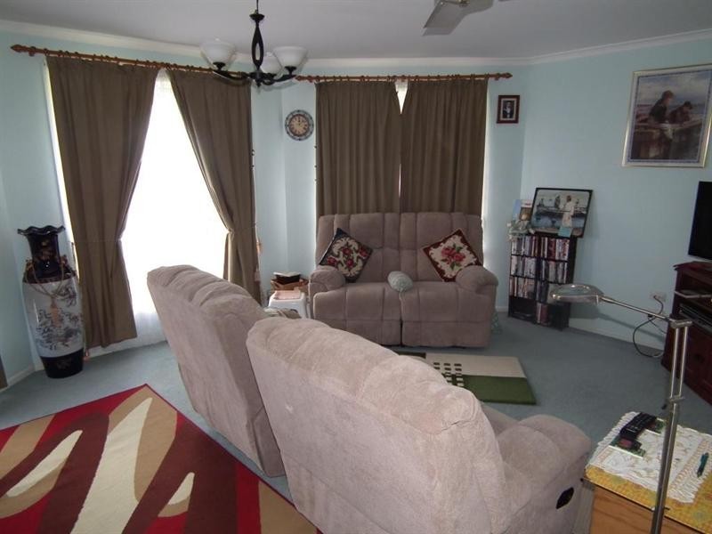 5 Clifton Street, Mungar QLD 4650