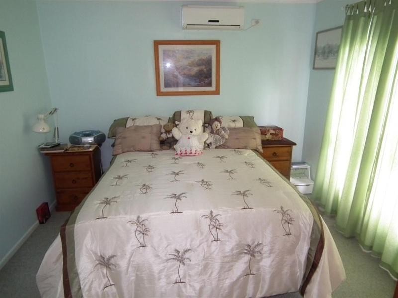 5 Clifton Street, Mungar QLD 4650