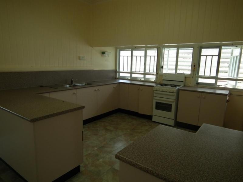 242 Tooley Street, Maryborough QLD 4650