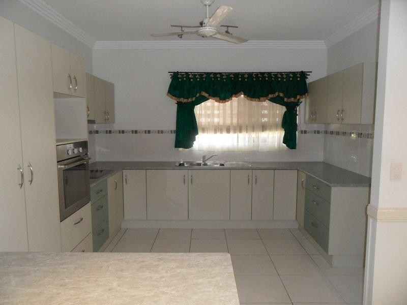 1/24 Wolseley Street, Granville QLD 4650