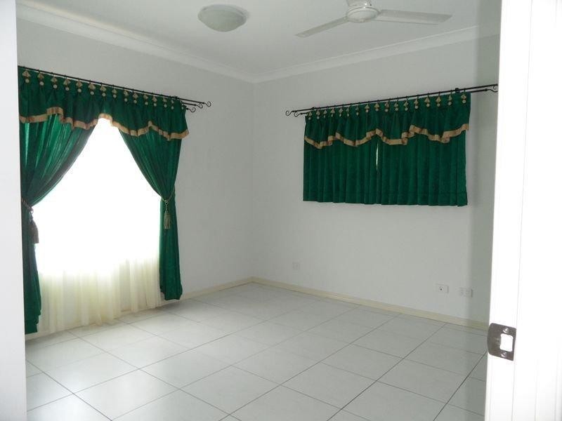 1/24 Wolseley Street, Granville QLD 4650