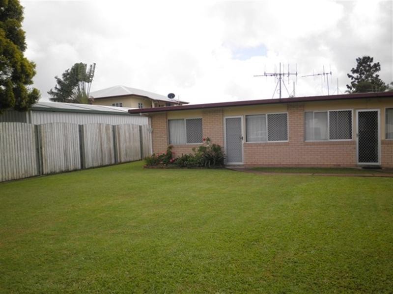 2/235 Albert Street, Maryborough QLD 4650