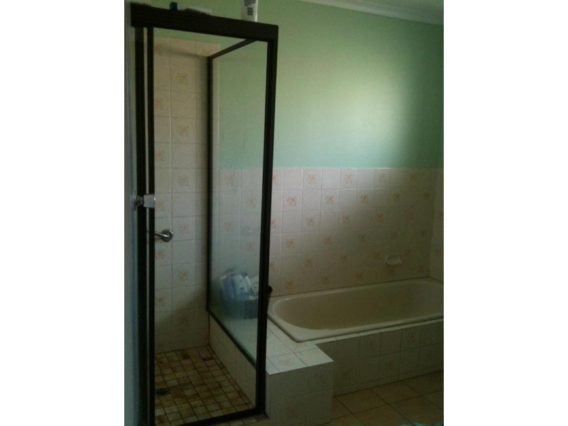 12 Jocelyn Parade, Granville QLD 4650