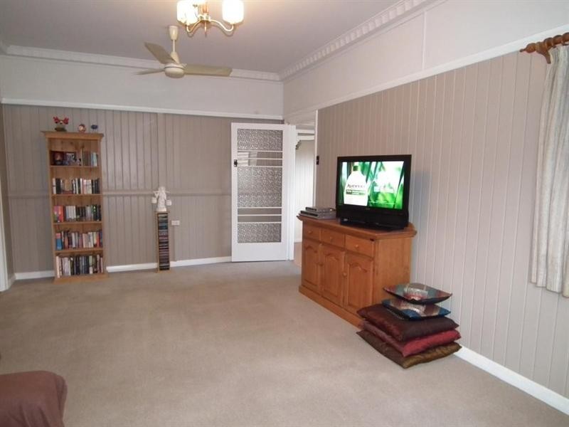 86 Dundas Street, Granville QLD 4650