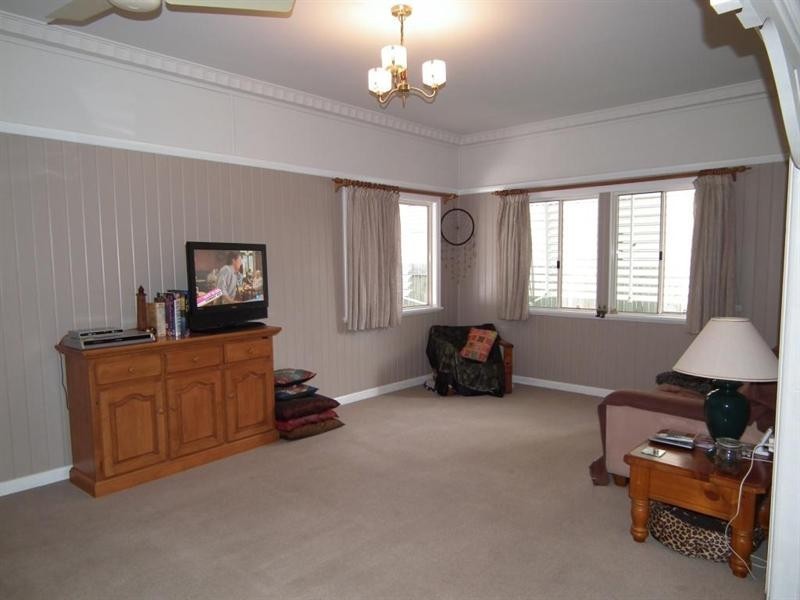 86 Dundas Street, Granville QLD 4650