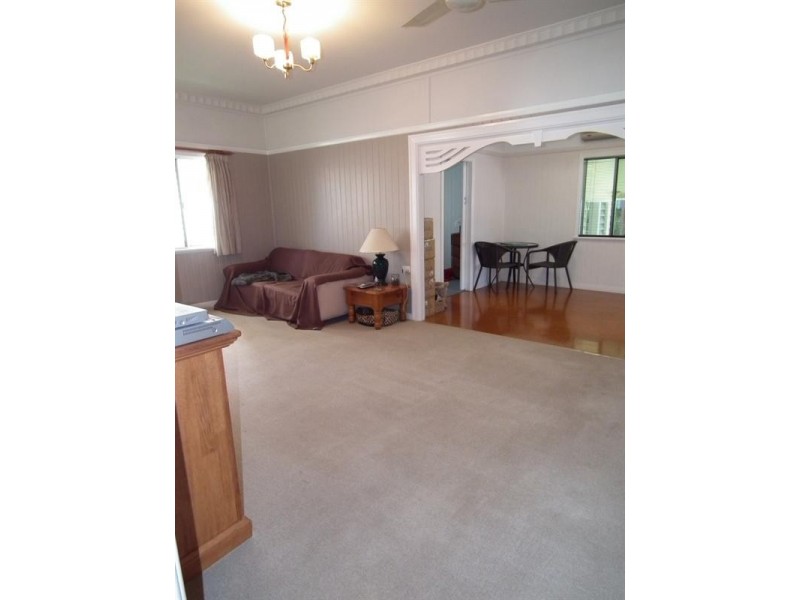 86 Dundas Street, Granville QLD 4650