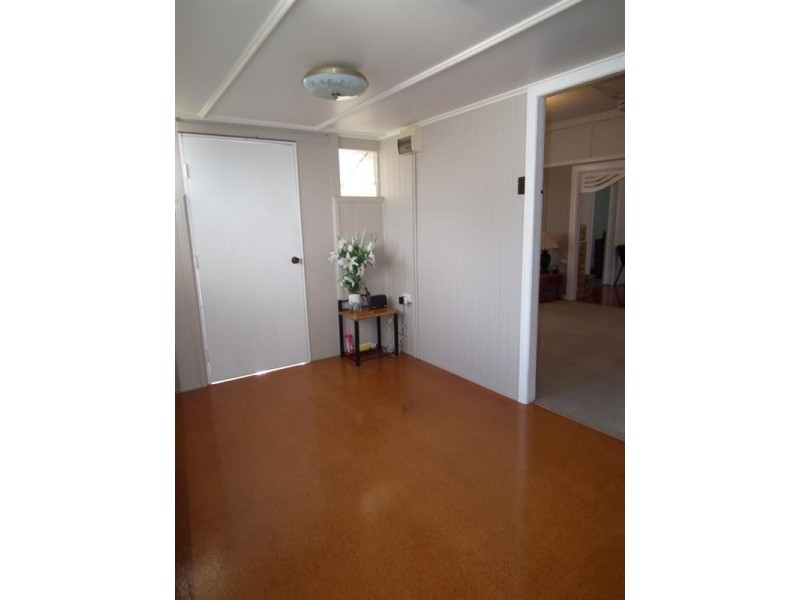 86 Dundas Street, Granville QLD 4650