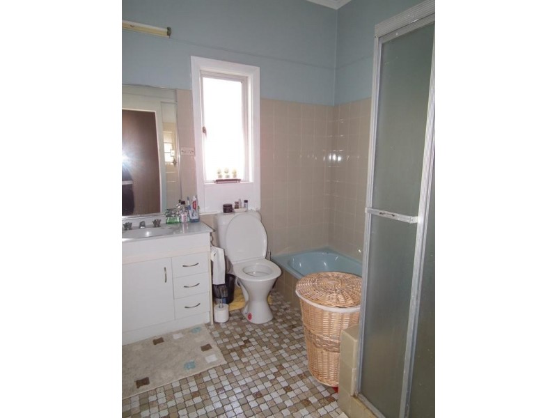 86 Dundas Street, Granville QLD 4650