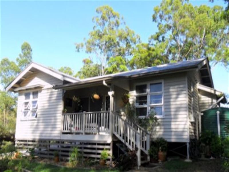 24 Gladstone Street, Maryborough West QLD 4650