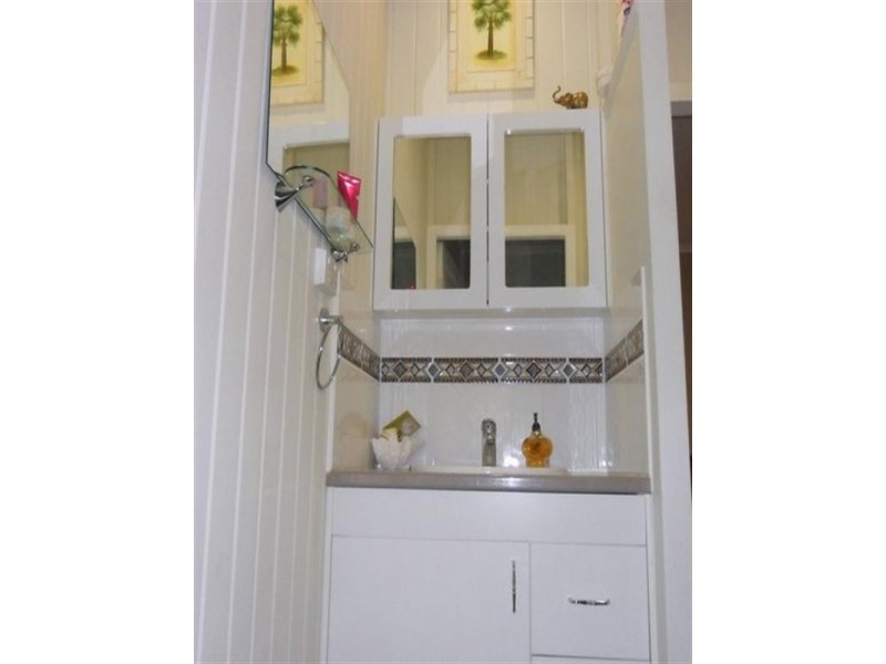 24 Gladstone Street, Maryborough West QLD 4650