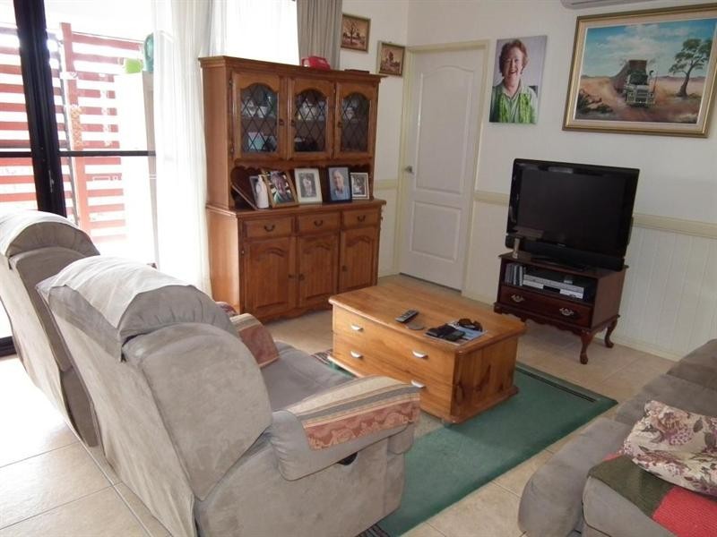 2/24 Wolseley Street, Granville QLD 4650