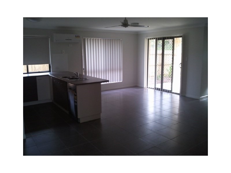 2/27 Cheyne Circuit, Tinana QLD 4650