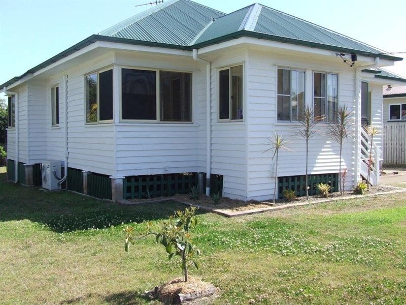 30 Rocky Street, Maryborough QLD 4650