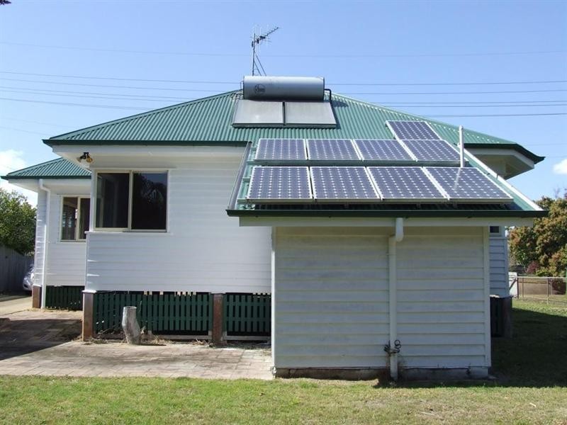 30 Rocky Street, Maryborough QLD 4650