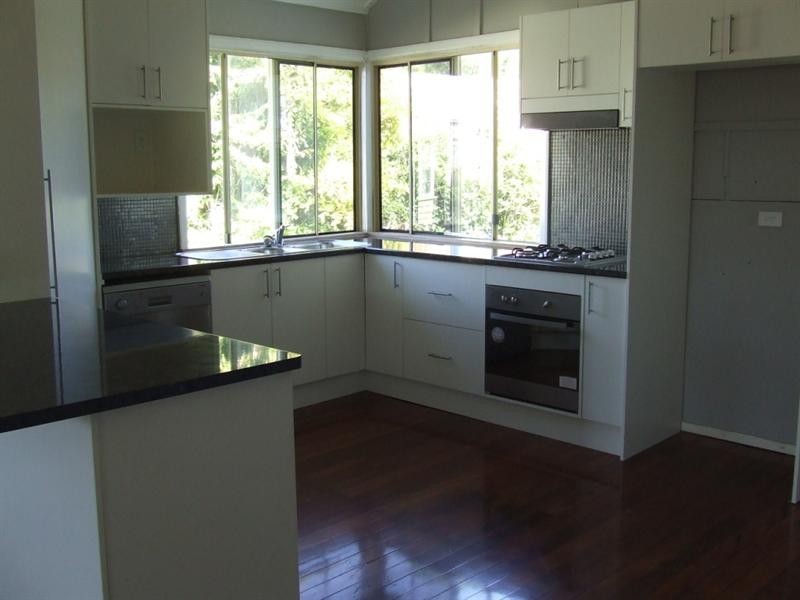 30 Rocky Street, Maryborough QLD 4650