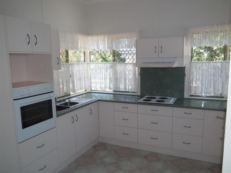 10 Aberdeen Avenue, Maryborough QLD 4650