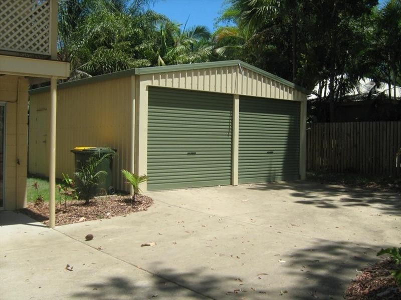 1 kingfisher Parade, Toogoom QLD 4655