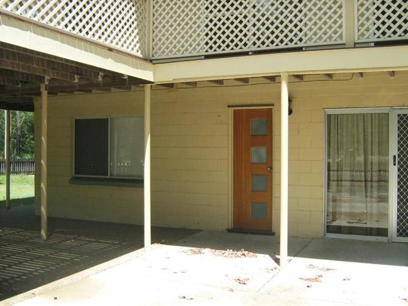 1 kingfisher Parade, Toogoom QLD 4655