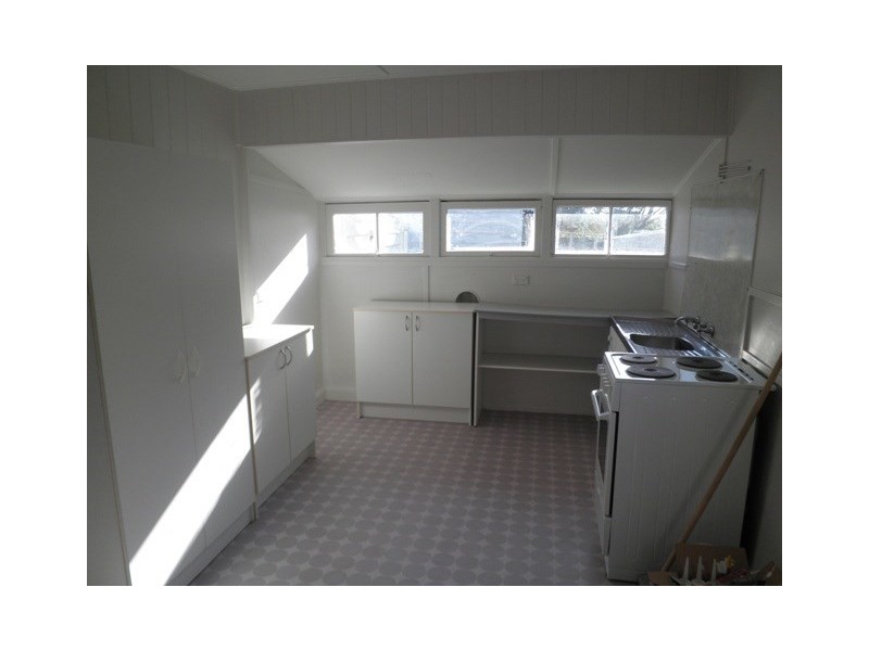 1A/28 Granville Terrace, Granville QLD 4650