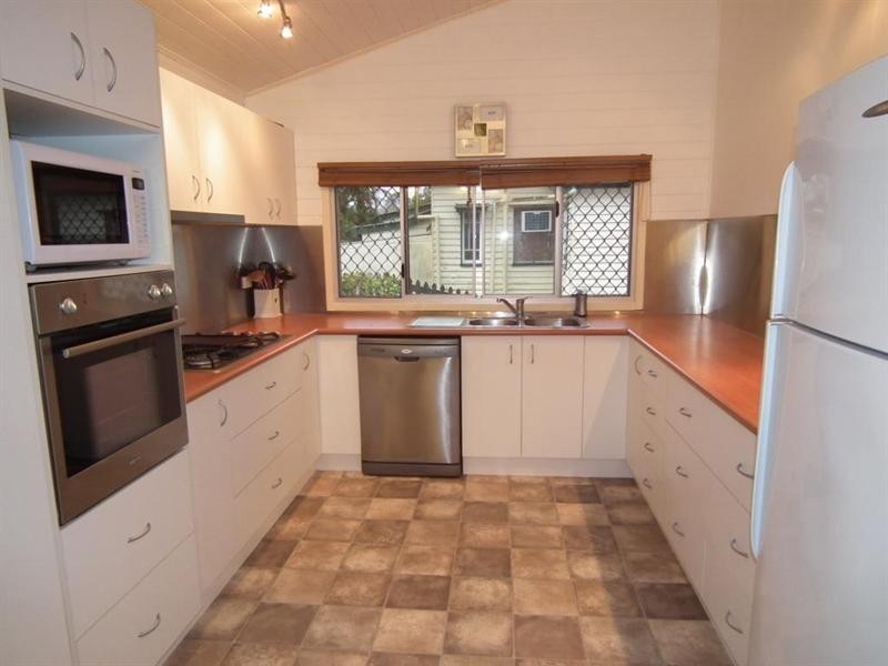 8 Richard Street, Maryborough QLD 4650