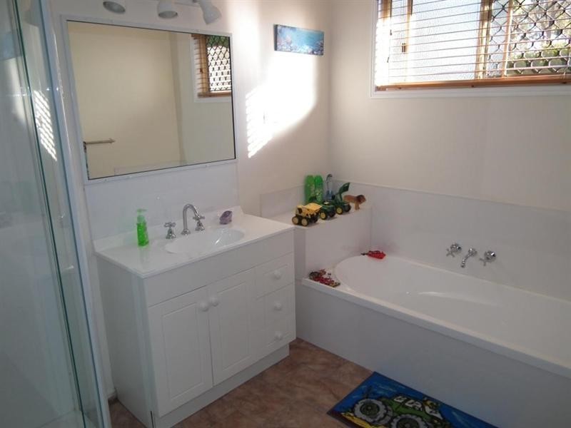 7 Three Mile Road East, Tinana South QLD 4650