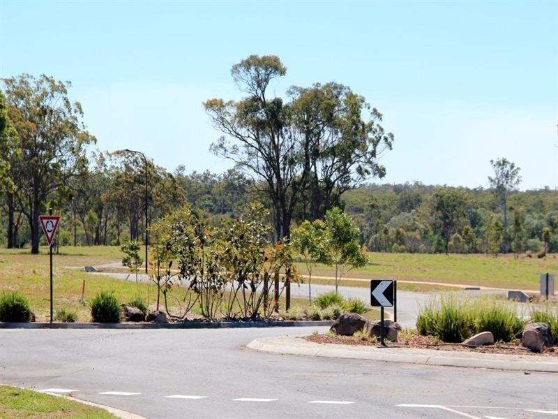 193 Nagel Street, Oakhurst QLD 4650