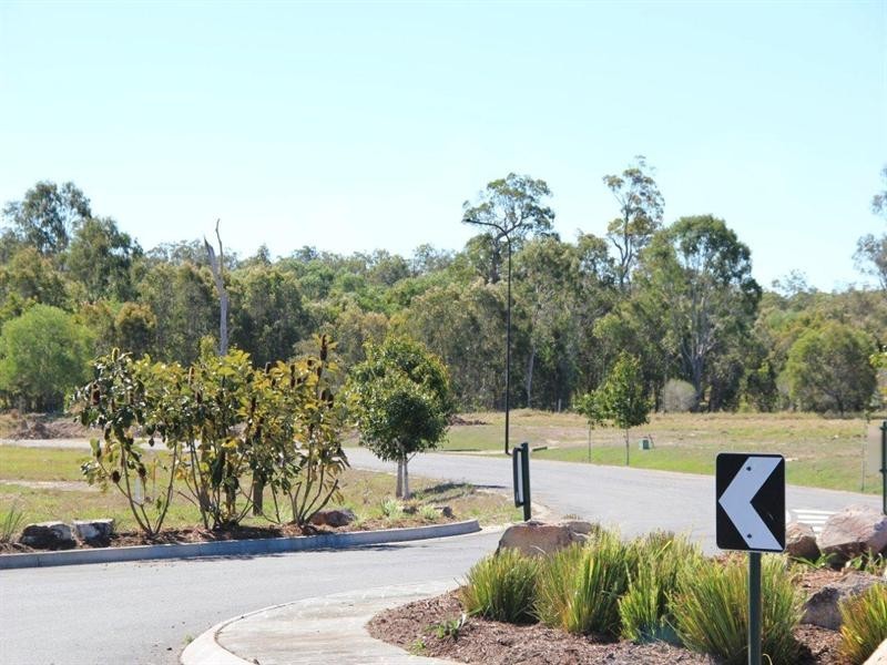 193 Nagel Street, Oakhurst QLD 4650