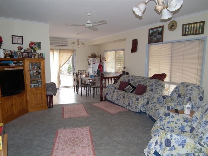 73 Woocoo Drive, Oakhurst QLD 4650