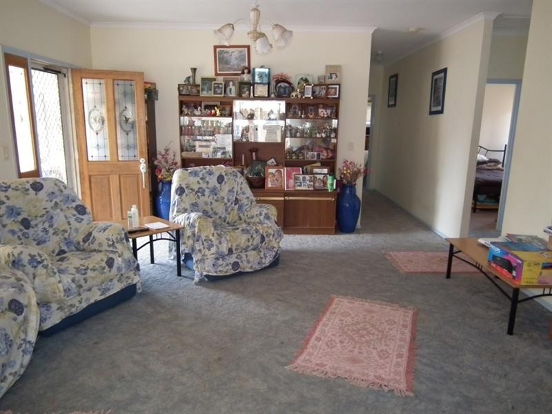 73 Woocoo Drive, Oakhurst QLD 4650