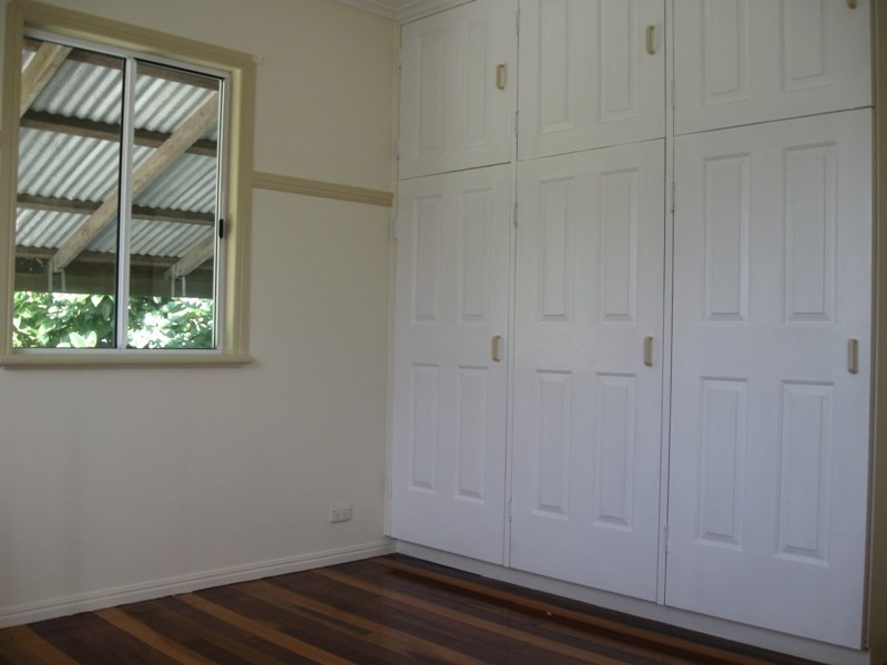 16 Holme Street, Granville QLD 4650