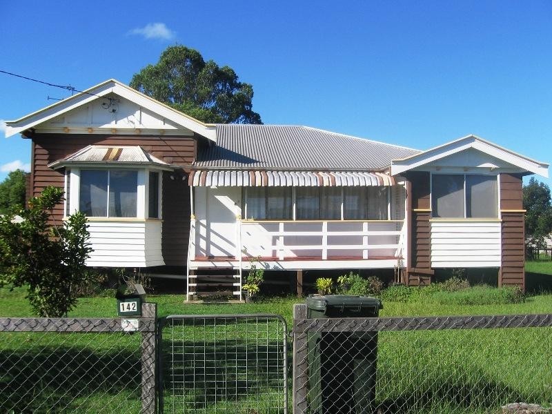 142 Cambridge Street, Granville QLD 4650