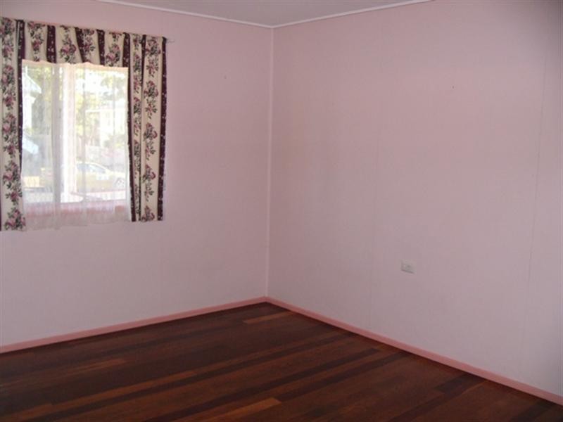 30 Hillcrest Avenue, Granville QLD 4650