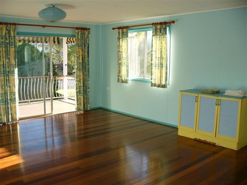 30 Hillcrest Avenue, Granville QLD 4650