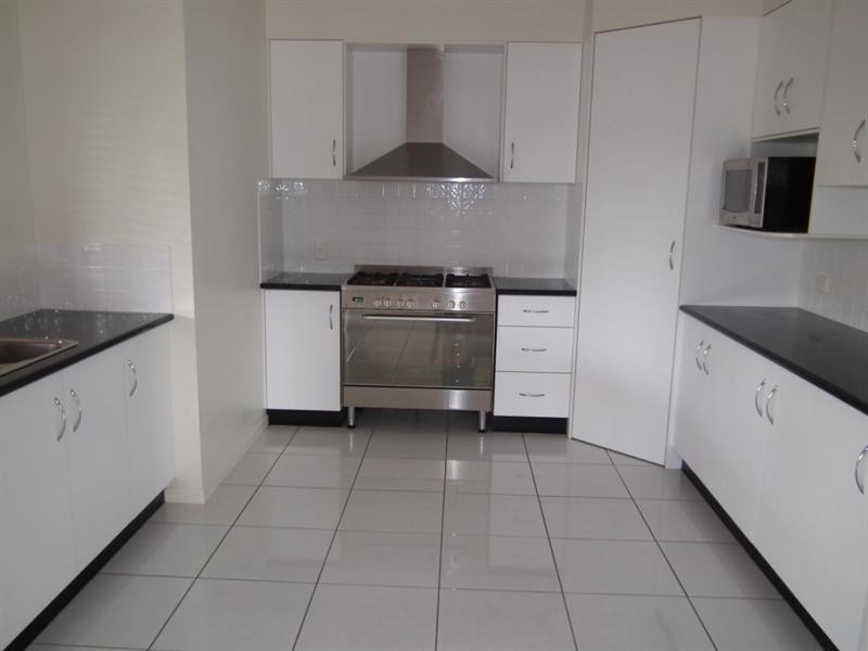 25 Yarilee Drive, Granville QLD 4650